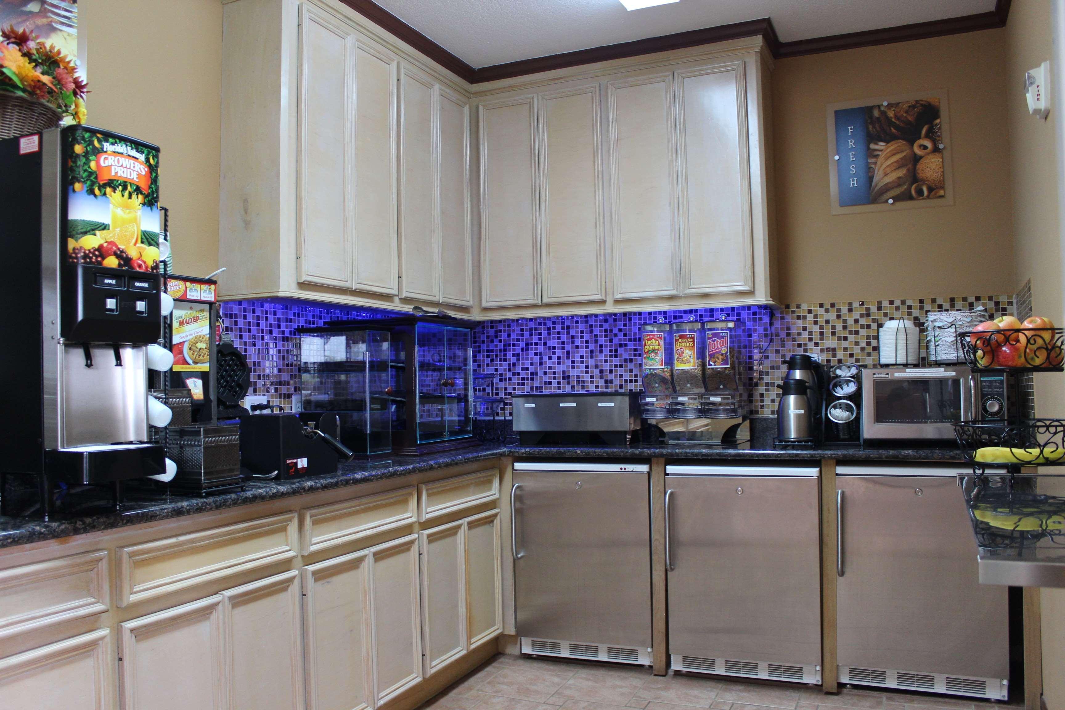 Inn Of Navasota Hotel Екстер'єр фото