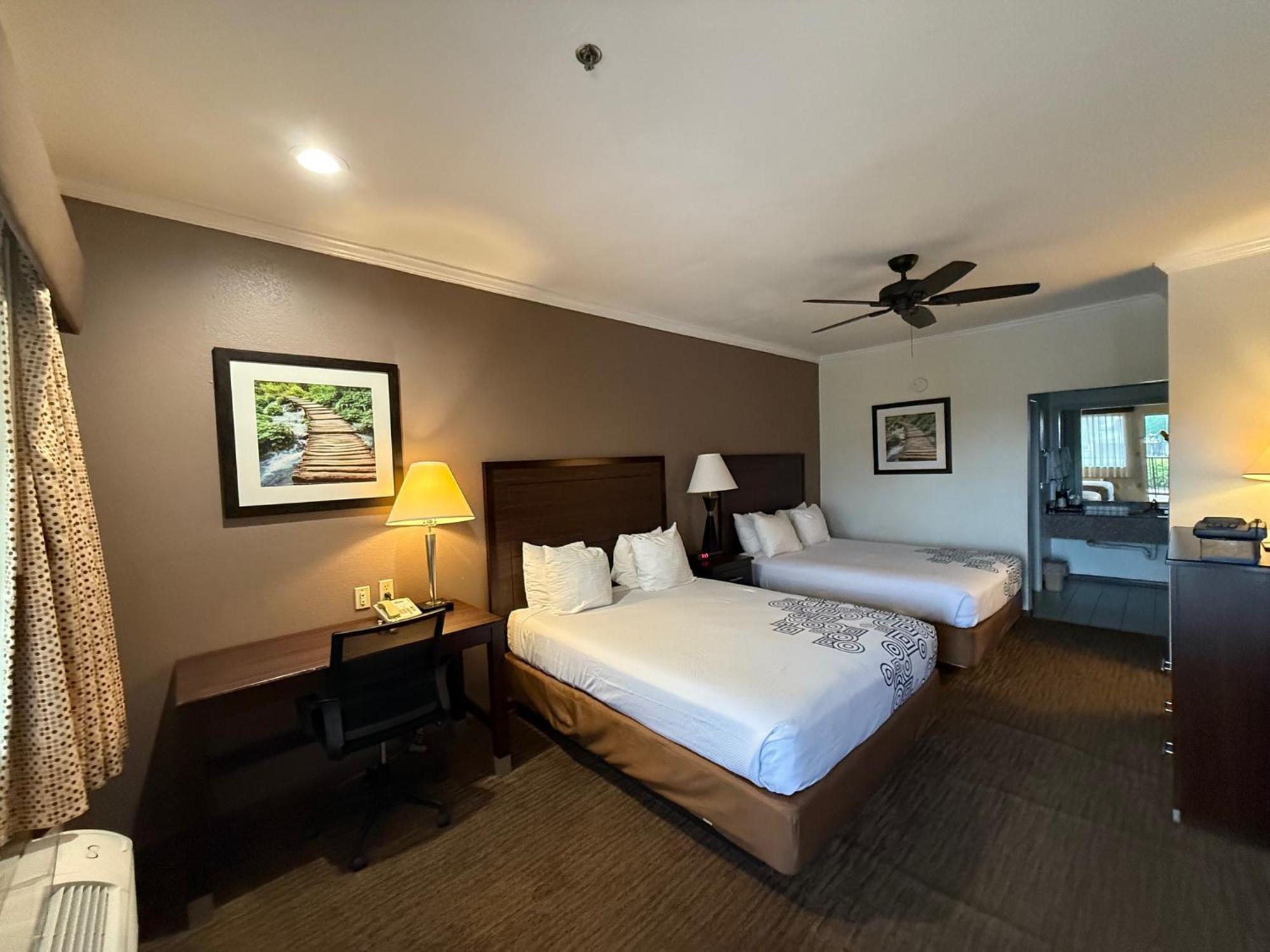 Inn Of Navasota Hotel Екстер'єр фото