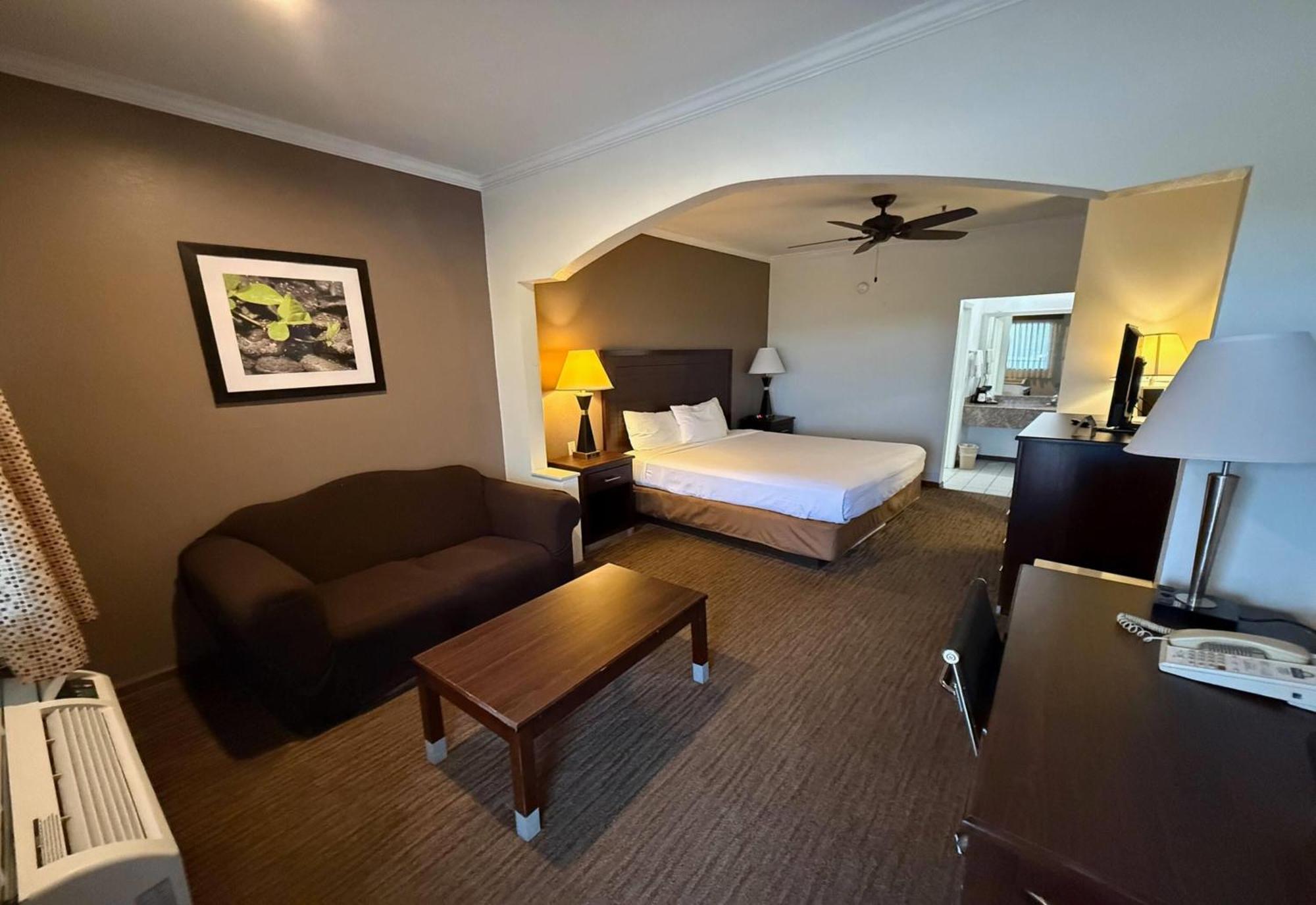 Inn Of Navasota Hotel Екстер'єр фото