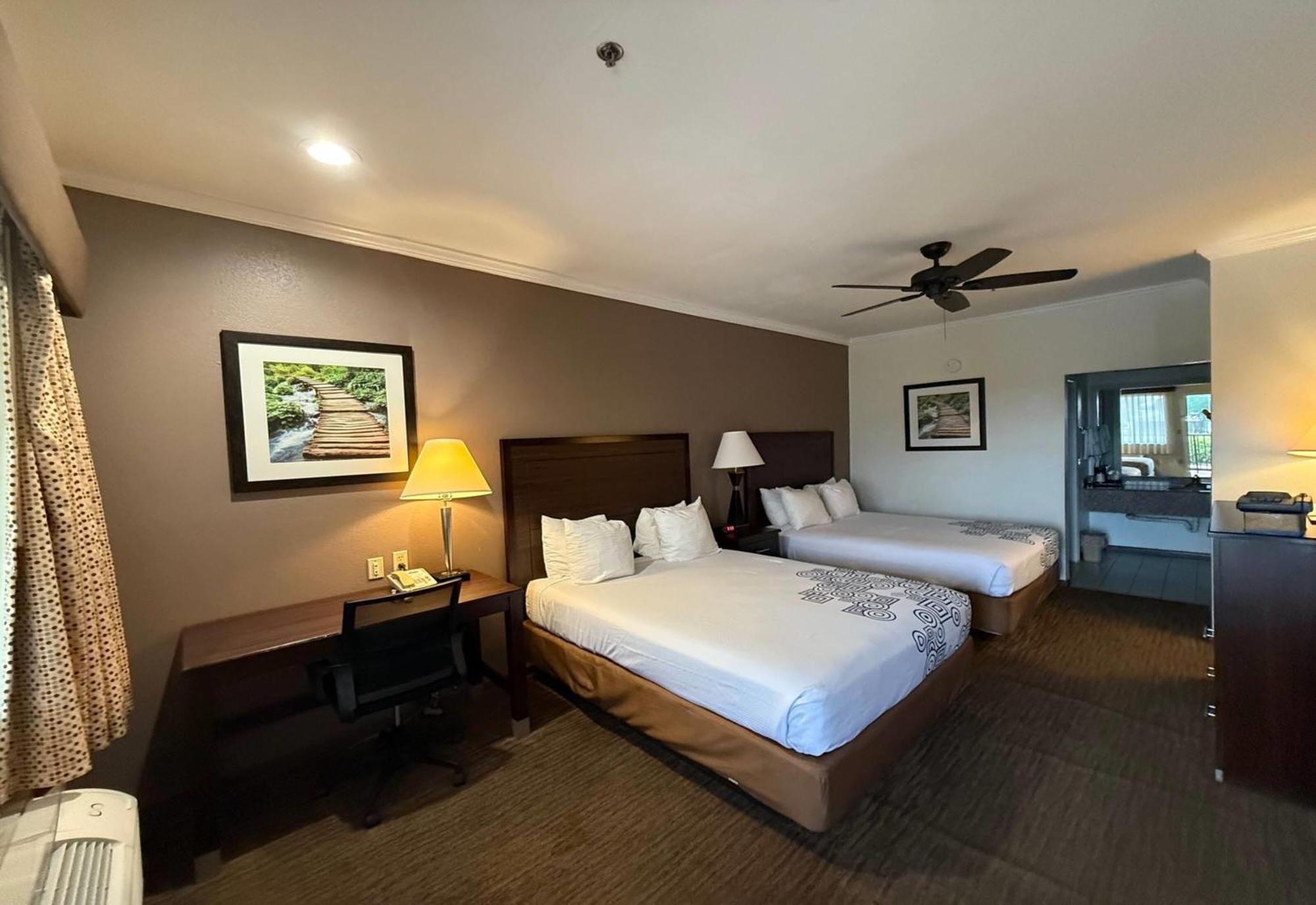 Inn Of Navasota Hotel Екстер'єр фото